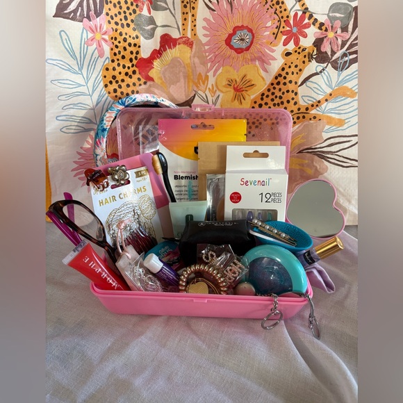 Pink Pamper Pack Mystery Box 💕📦💝 - Picture 3 of 4